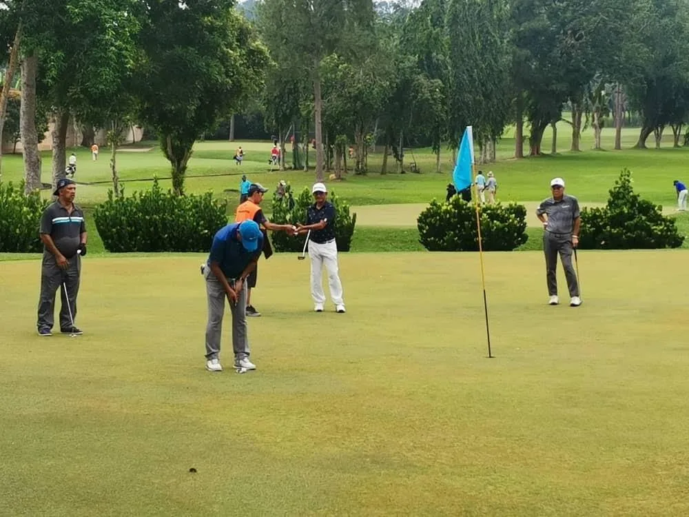 Batu Pahat Golf Club — foto sebenar 2