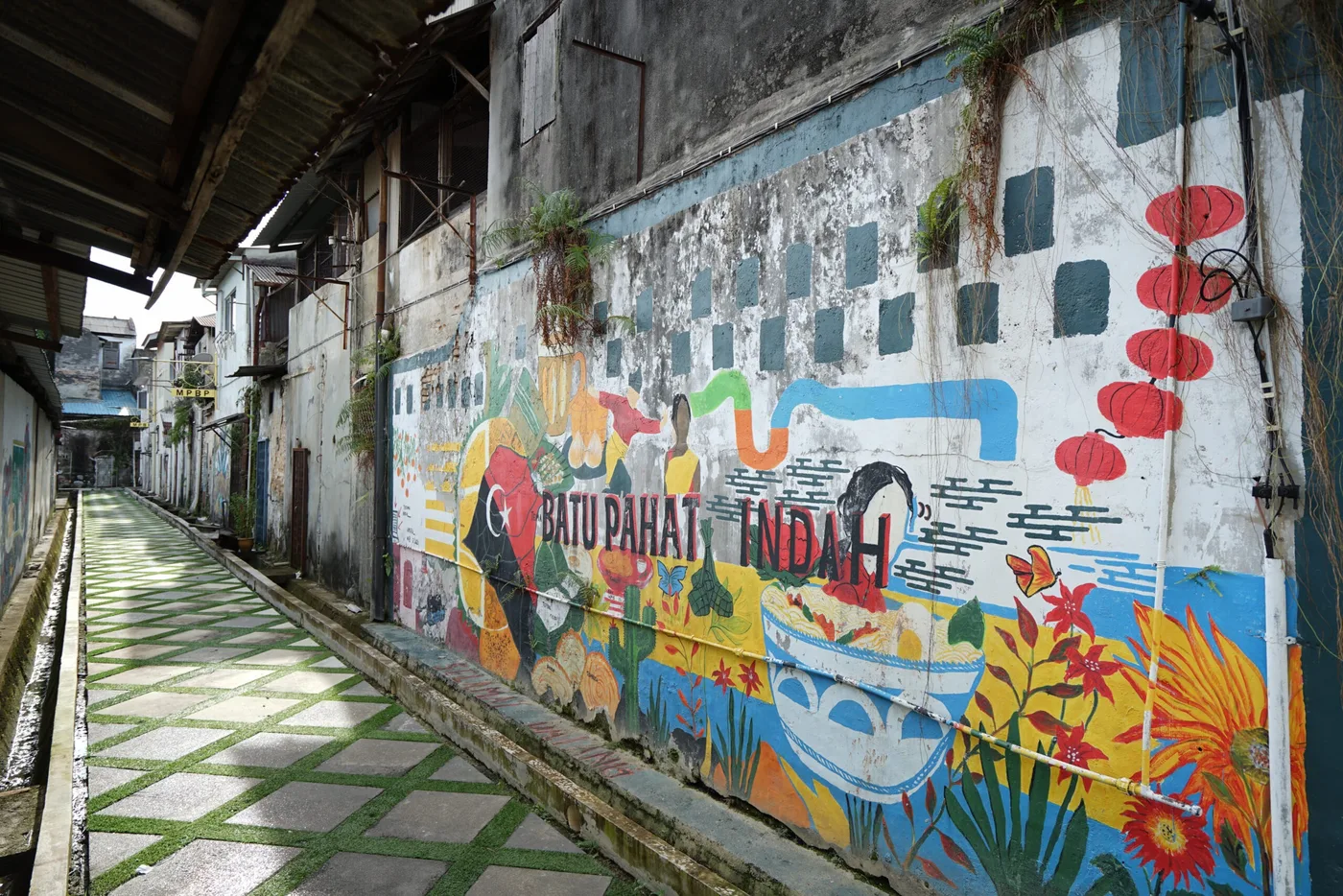 Gambar Batu Pahat Street Art