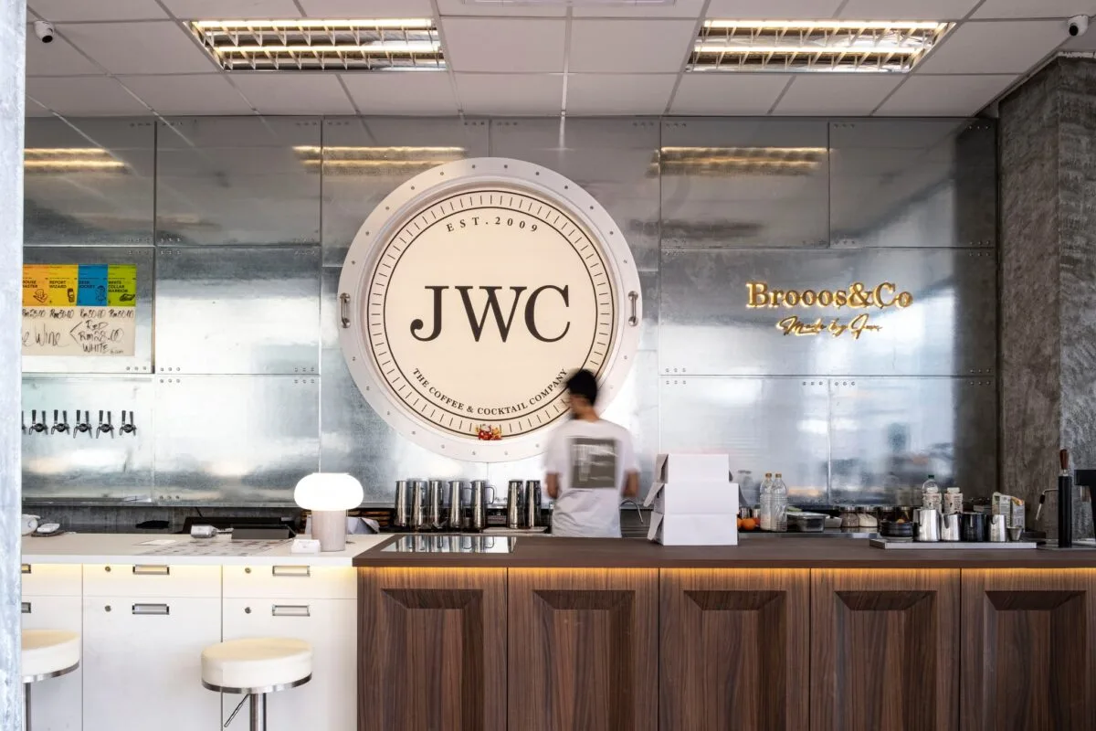 Brooos & Co by JWC — foto sebenar 7