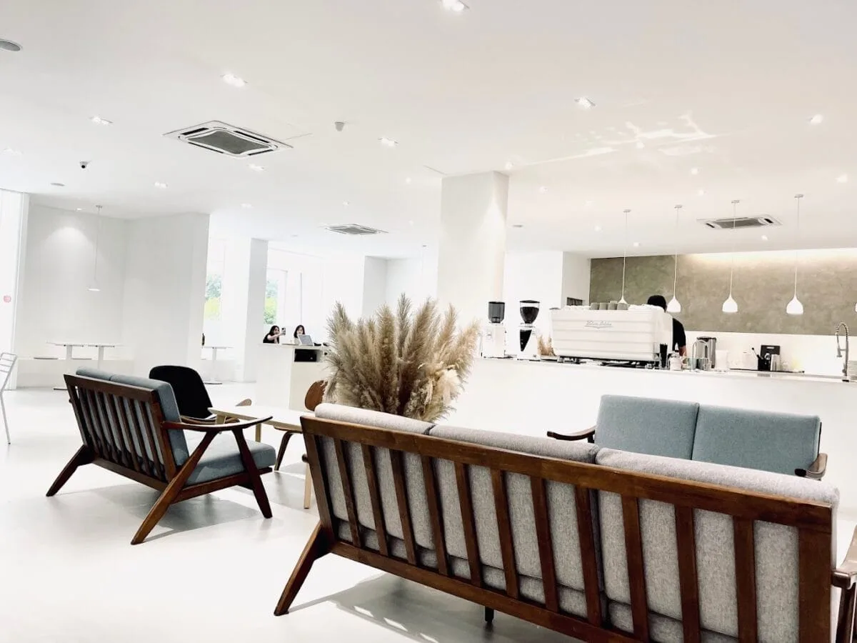 Commune by the Creators — foto sebenar 2