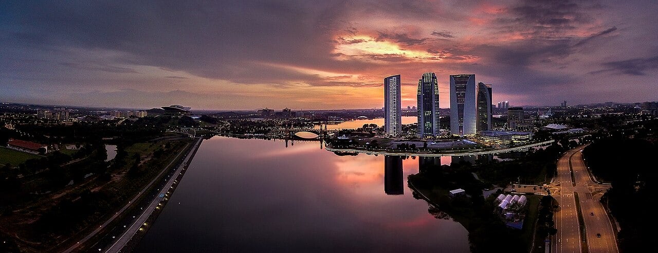 Gambar 2 Cruise Tasik Putrajaya