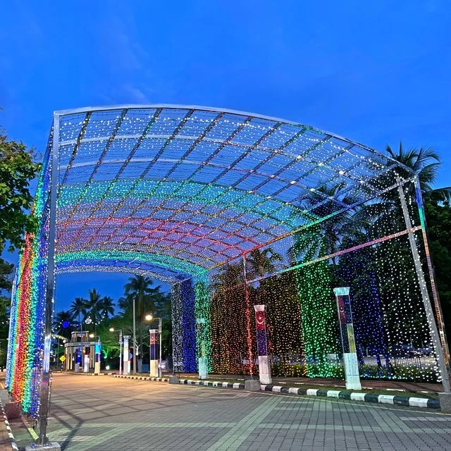 Dataran Tanjung Emas — foto sebenar 4