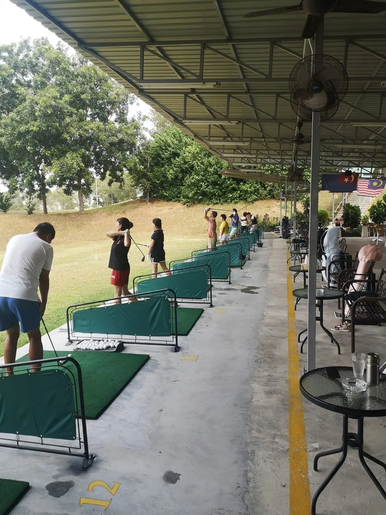 Golf Stop Golf Driving Range — foto sebenar 2