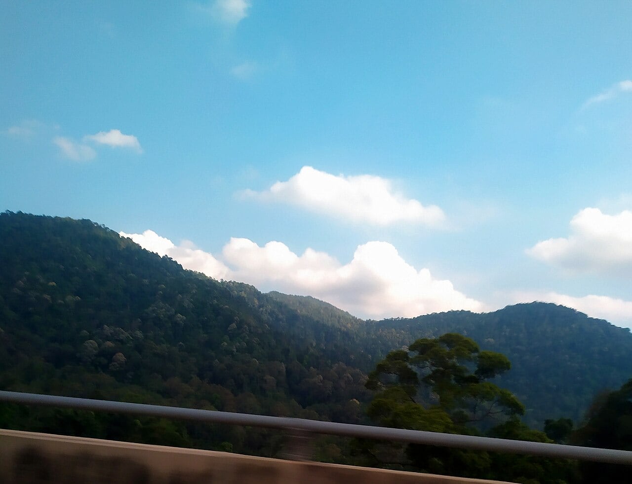 Gambar 2 Gunung Angsi