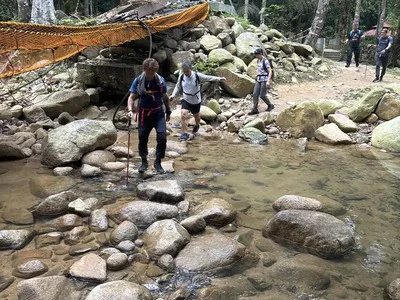 Gambar Gunung Bekok