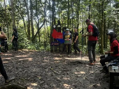Gunung Bekok — foto sebenar berbeza 5
