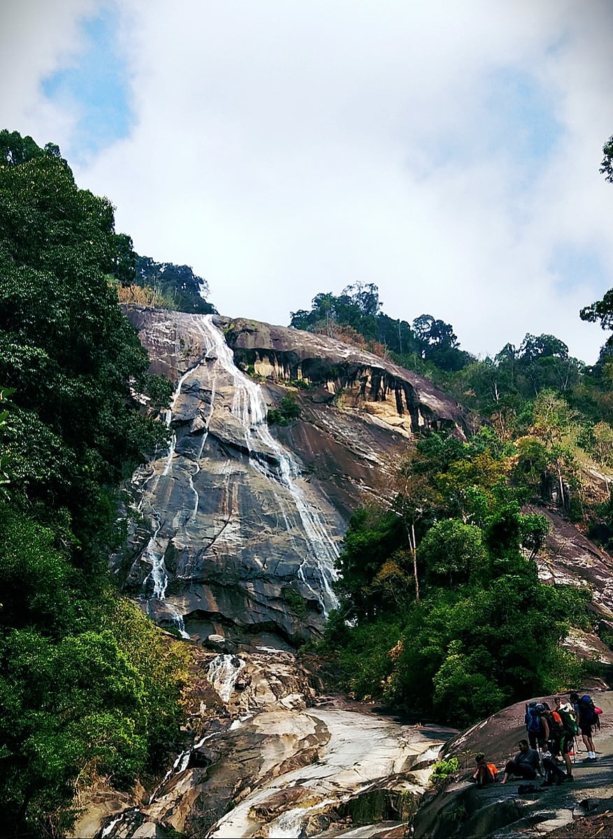 Gambar Gunung Stong State Park