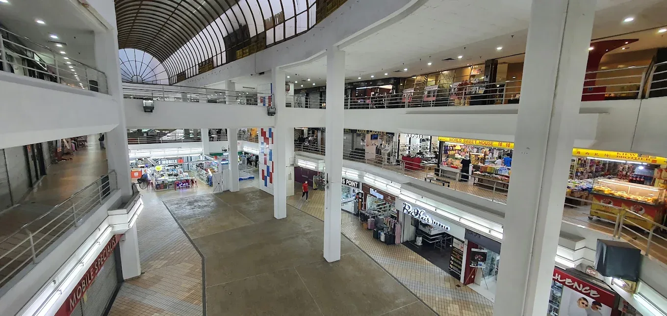 Holiday Plaza — foto sebenar 3