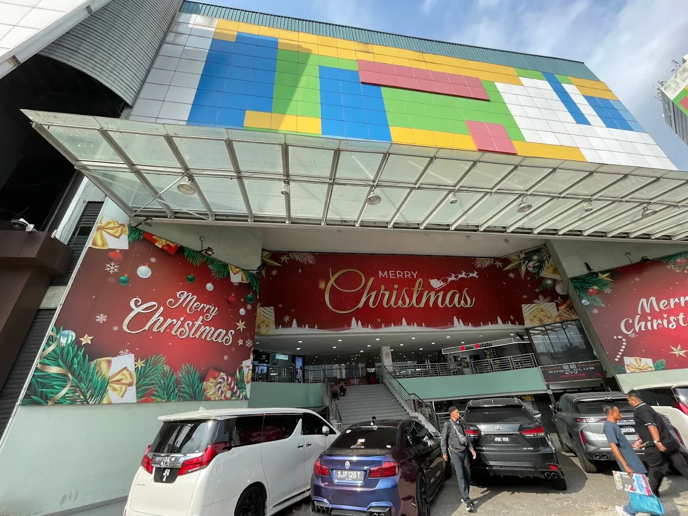 Holiday Plaza — foto sebenar 5