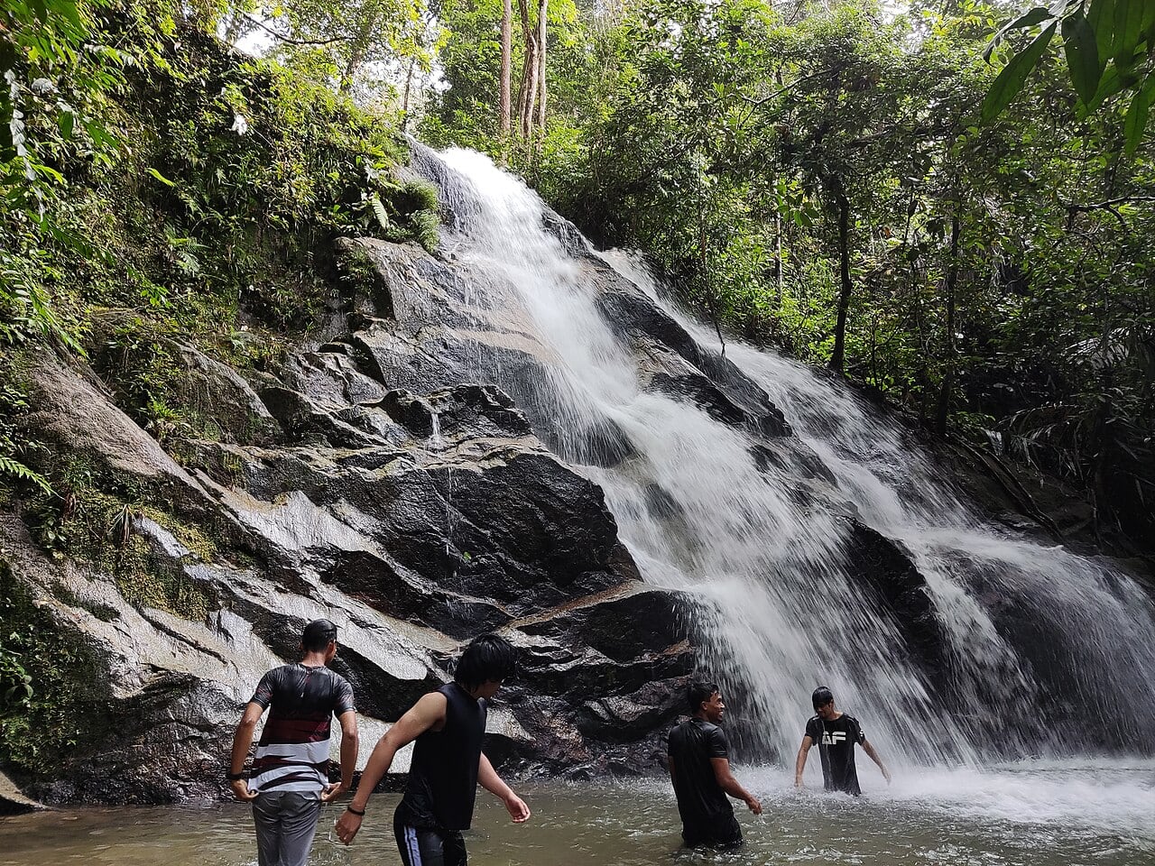 Gambar Kanching Waterfall Rawang