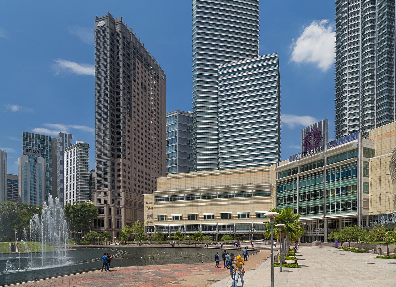 Gambar 2 KLCC Park