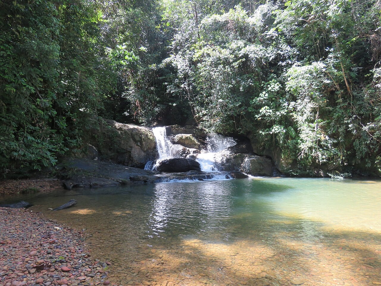 Gambar Long Iman Badesai Waterfall