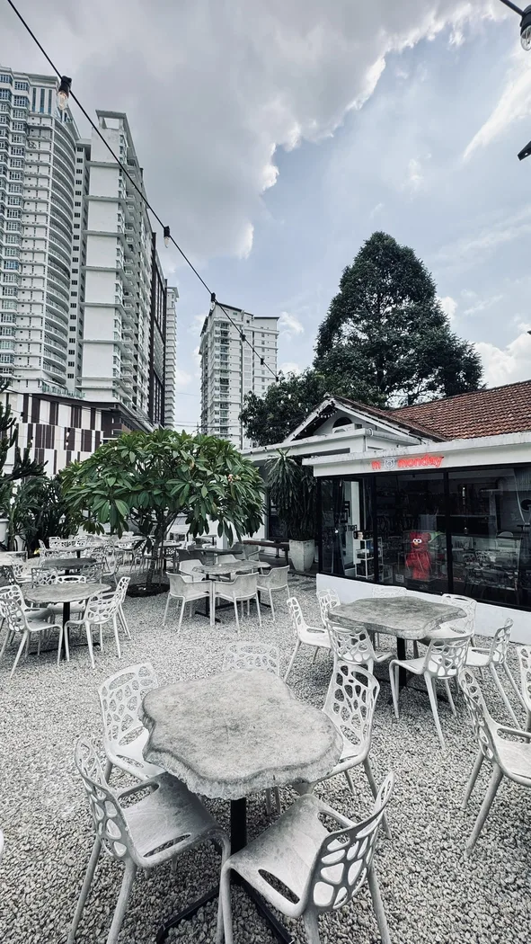 MADE ON MONDAY HQ — foto sebenar 3