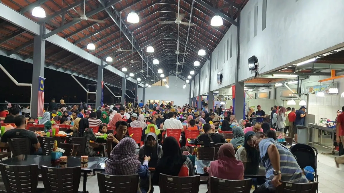 Medan Ikan Bakar Sabak Awor — foto sebenar 3