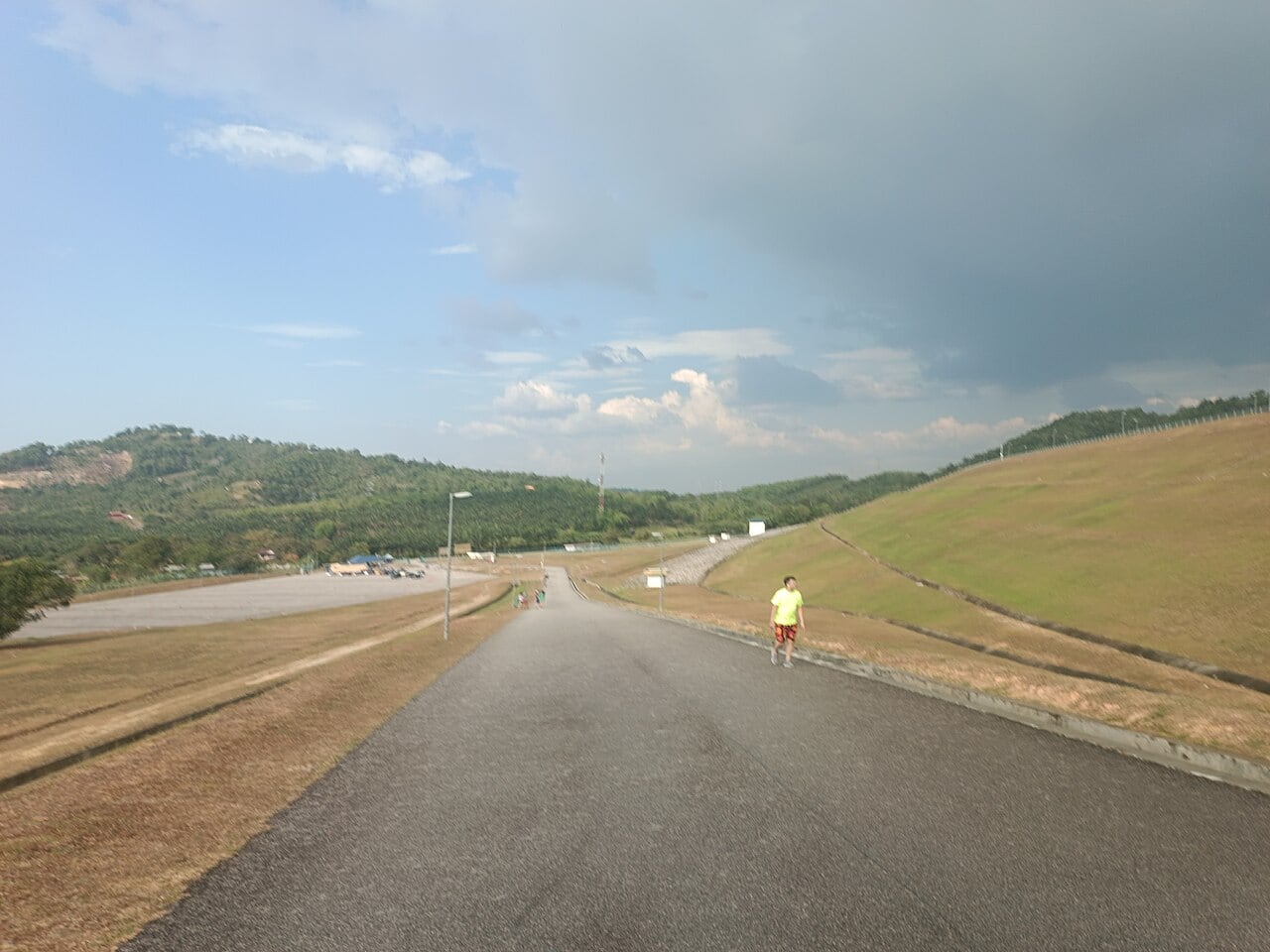 Gambar 3 Mengkuang Dam