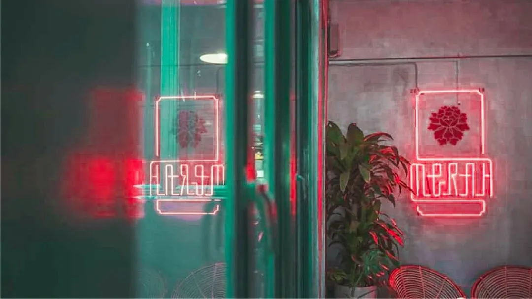MERAH Kitchen & Bar — foto sebenar 2