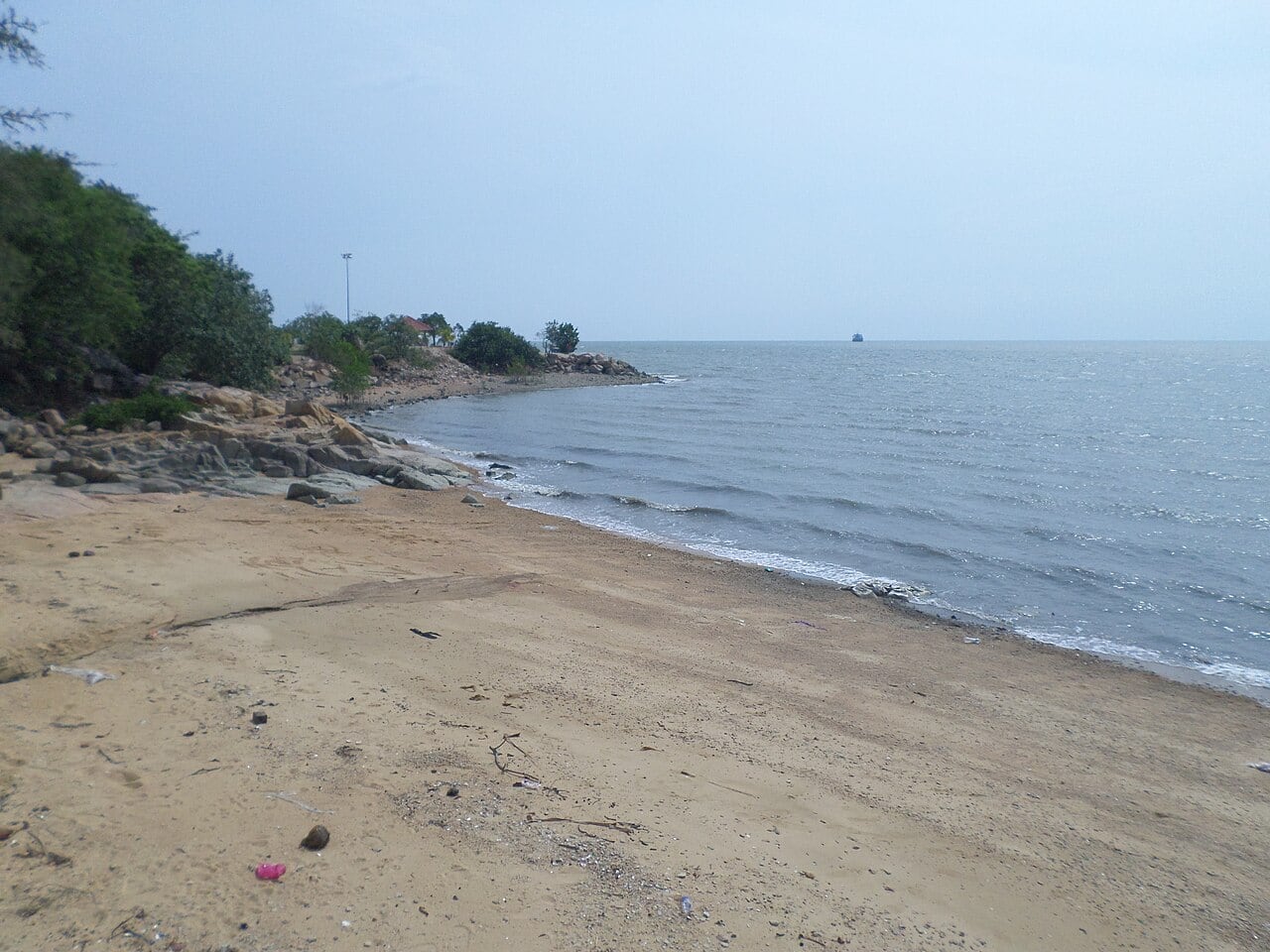 Gambar 2 Minyak Beku Beach