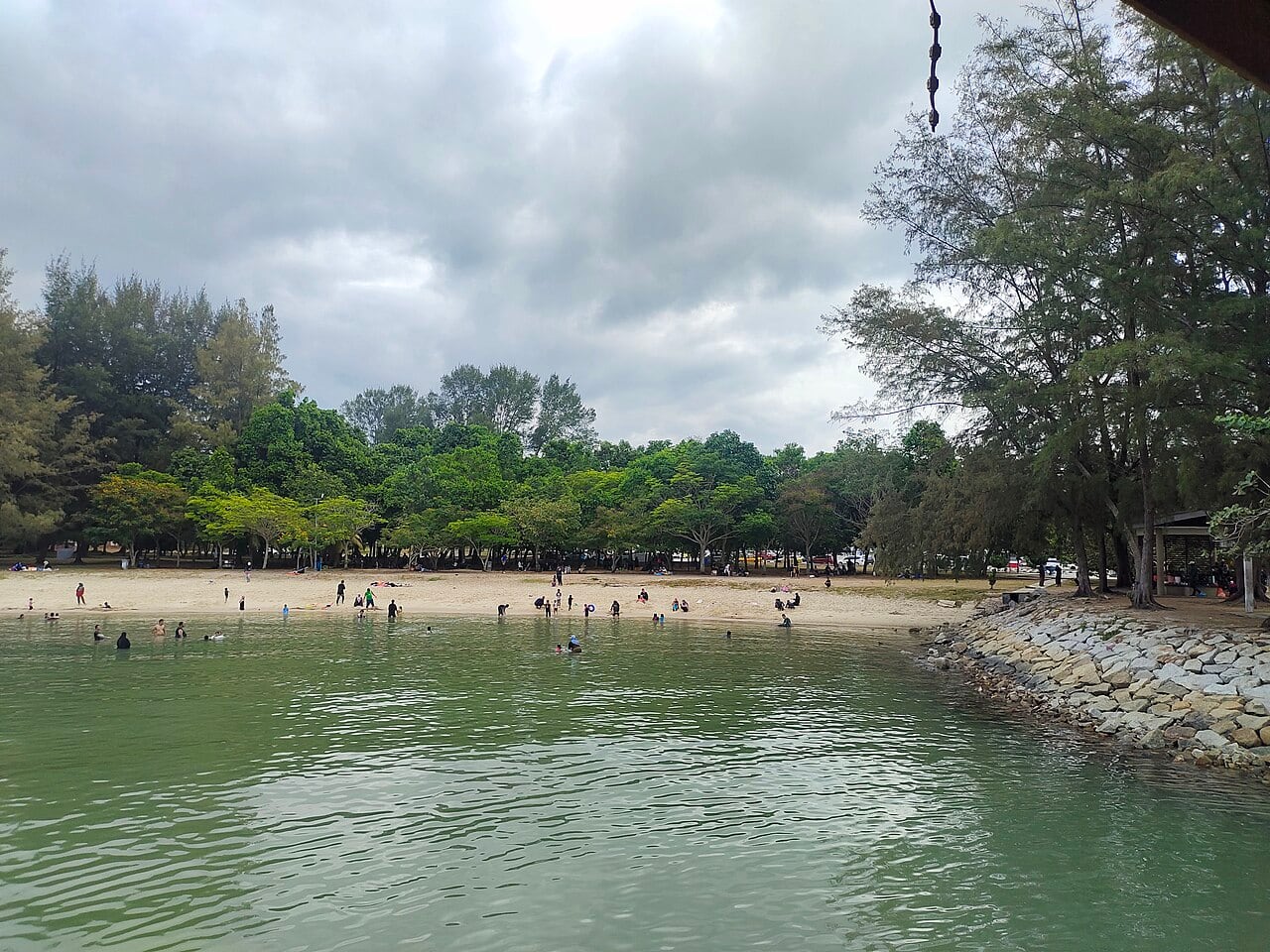 Gambar 3 Pantai Cahaya PD