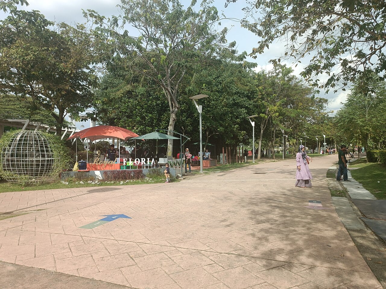 Gambar 2 Pantai Floria
