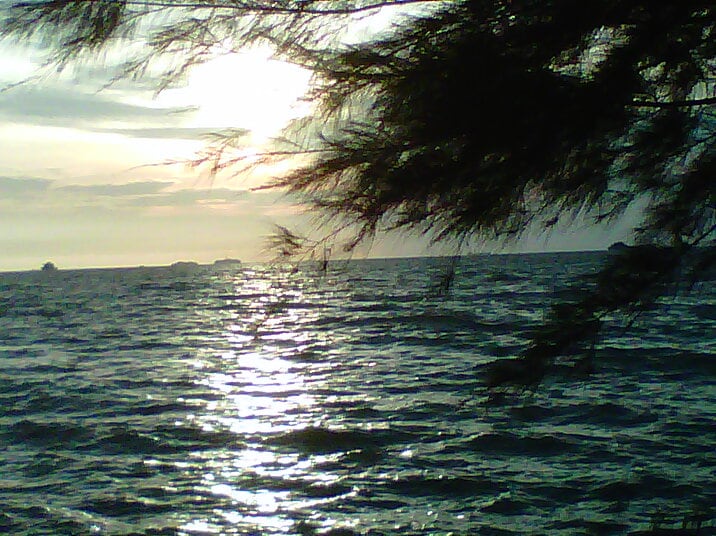 Gambar Pantai Remis Jeram