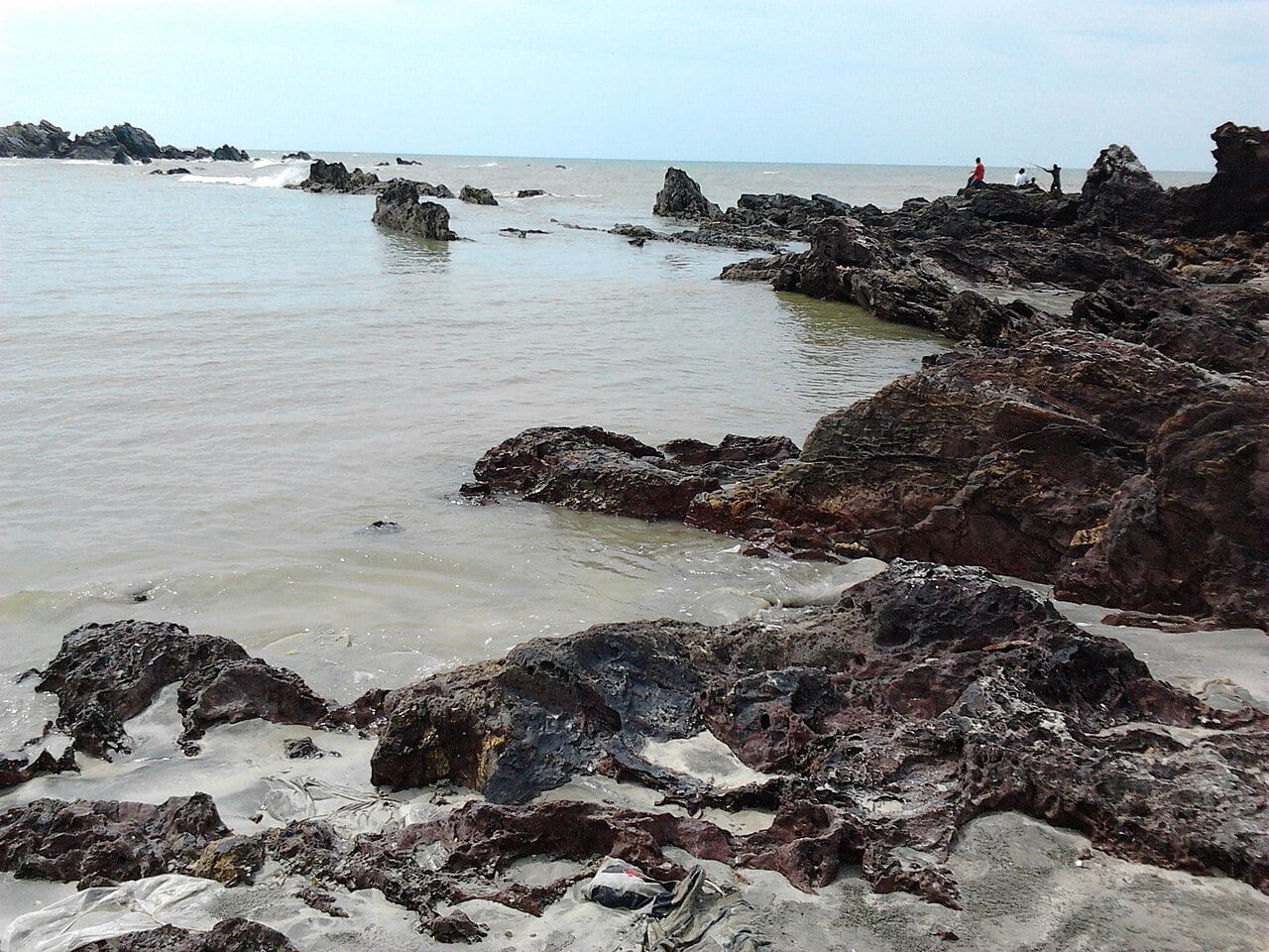 Gambar 2 Pantai Tanjung Balau