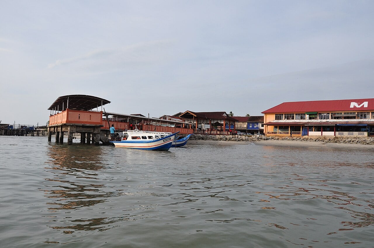 Gambar 2 Pantai / Pekan Tanjung Dawai