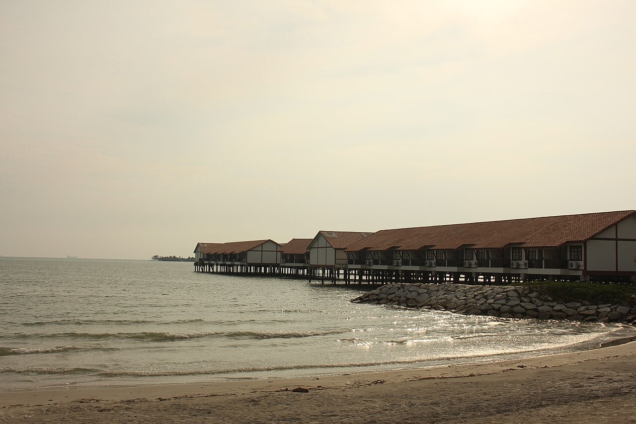 Gambar 3 Pantai Tanjung Gemuk