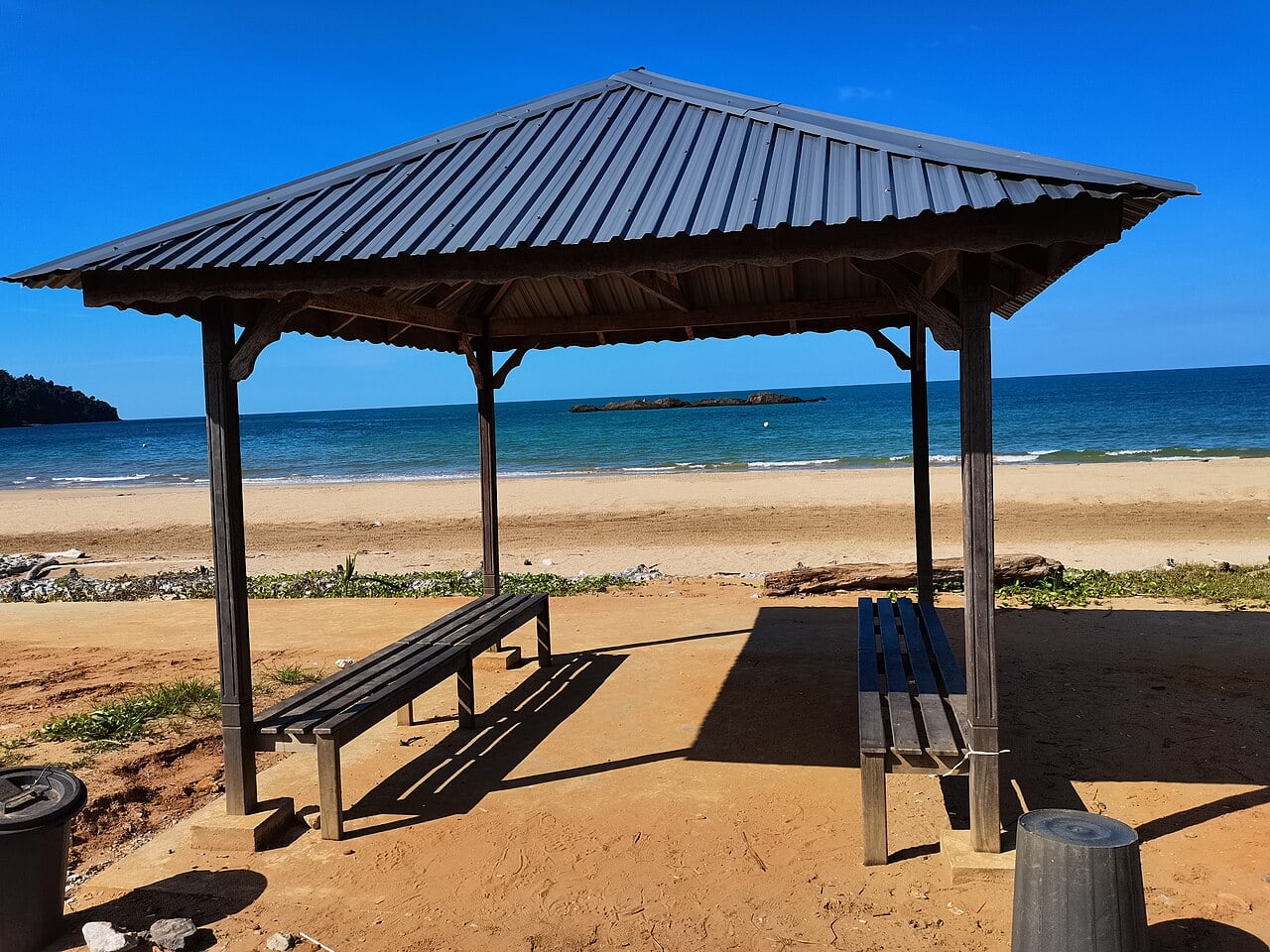 Gambar 3 Pantai Telok Melano