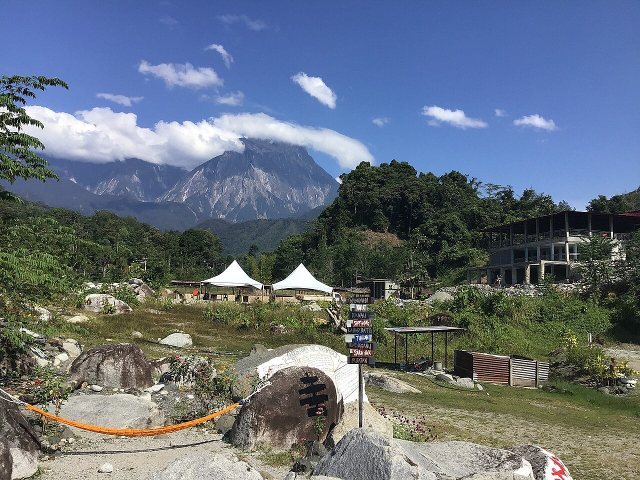 Gambar Polumpung Melangkap View Camp Site
