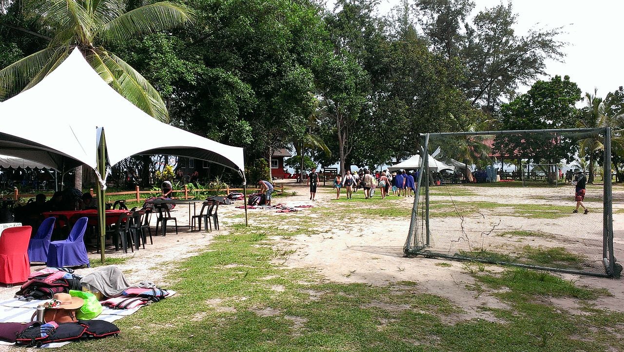 Gambar 3 Pulau Mamutik Campsite