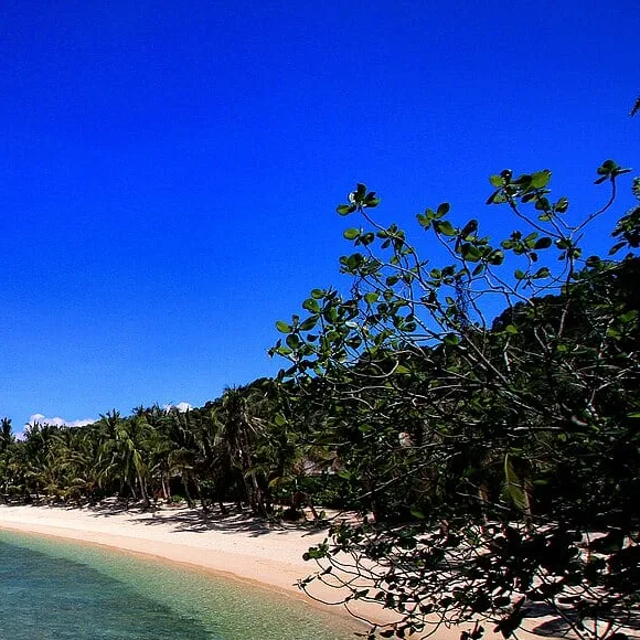 Pulau Tengah, Taman Laut Sultan Iskandar — foto sebenar 4 (crop)