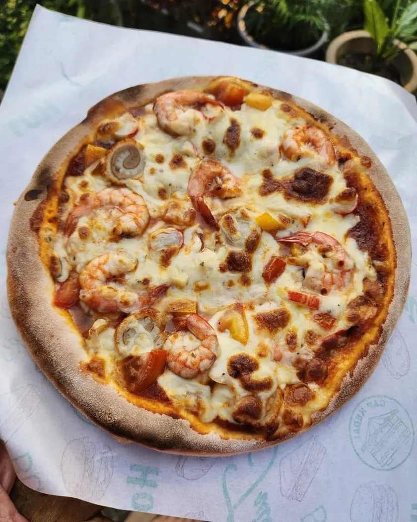 Qulai Pizza Kayu Api — foto sebenar 2