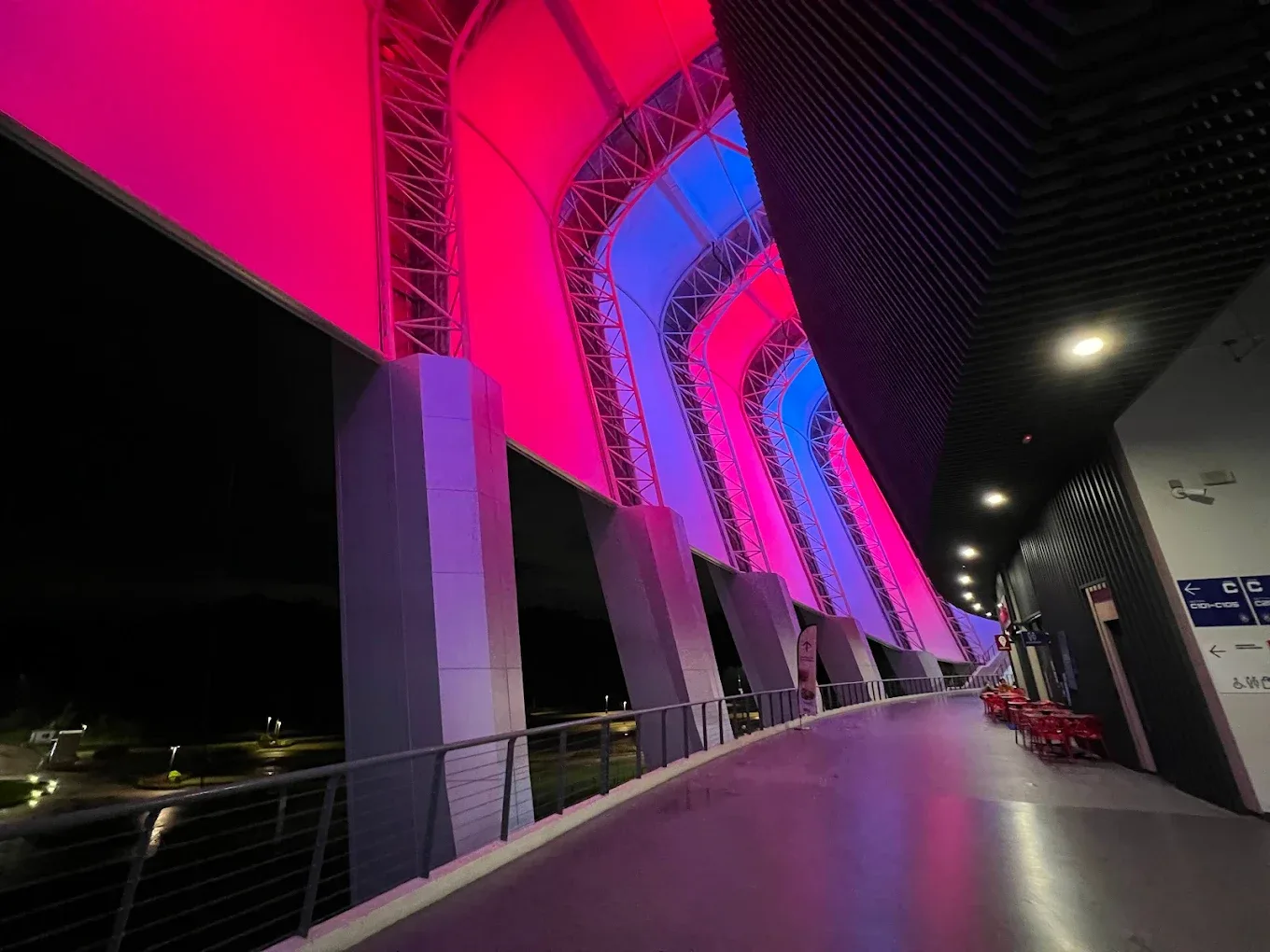 Sultan Ibrahim Stadium — foto sebenar 3