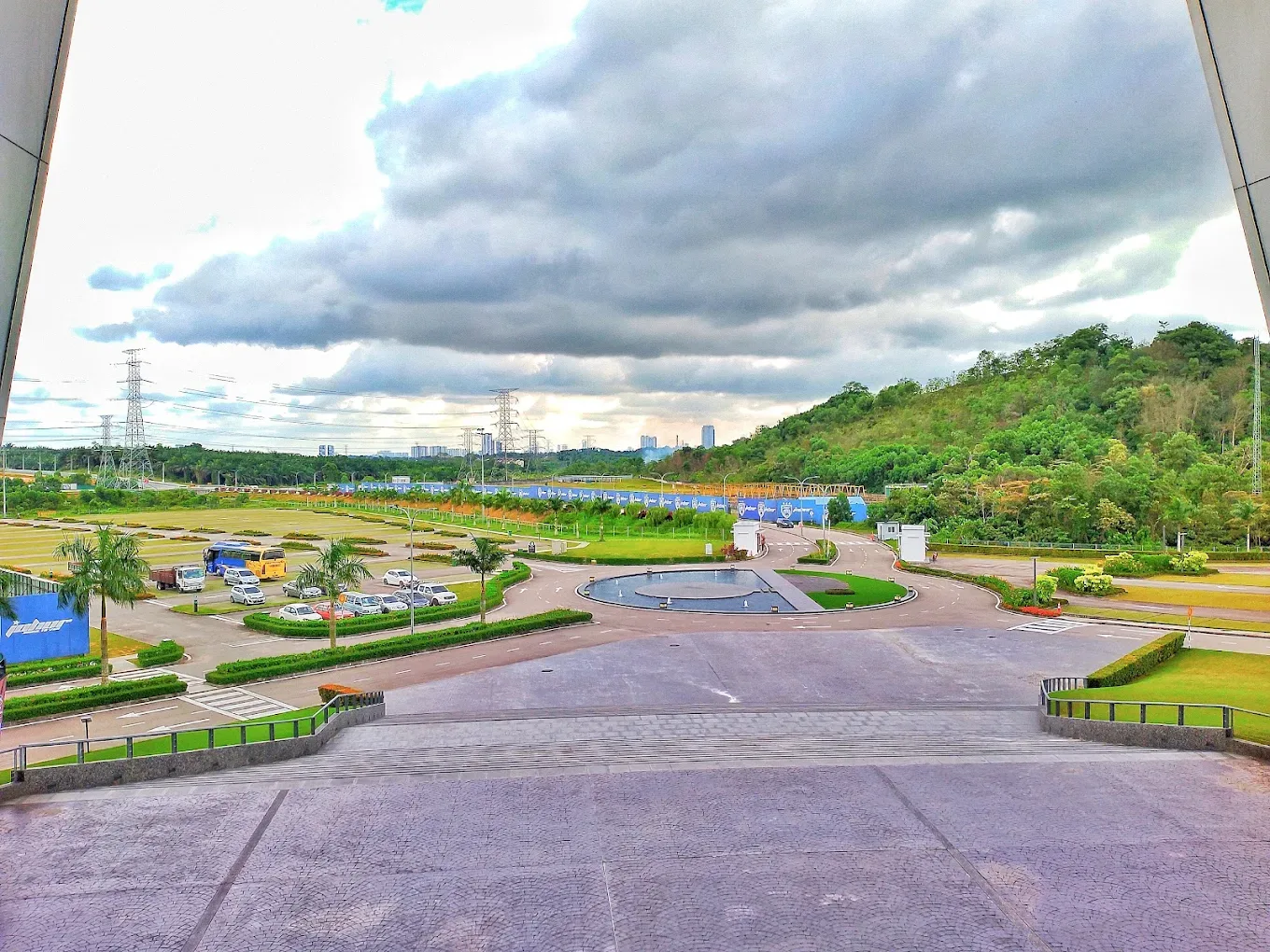 Sultan Ibrahim Stadium — foto sebenar 4