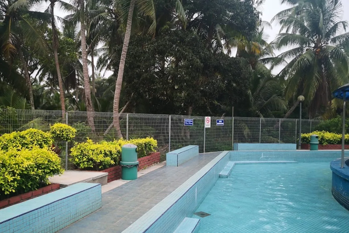 Sungai Gersik Hot Spring — foto sebenar 4