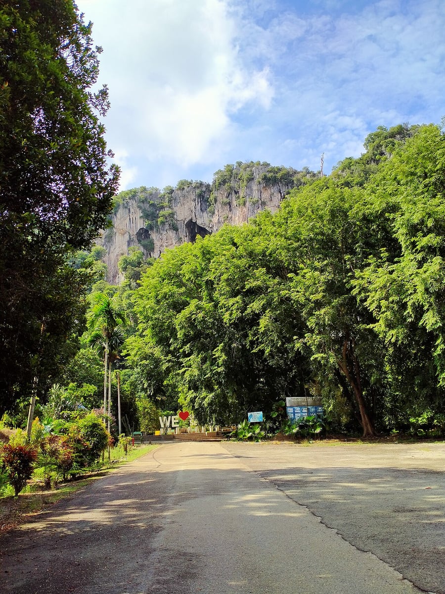 Gambar Taman Eko Rimba Gunung Senyum