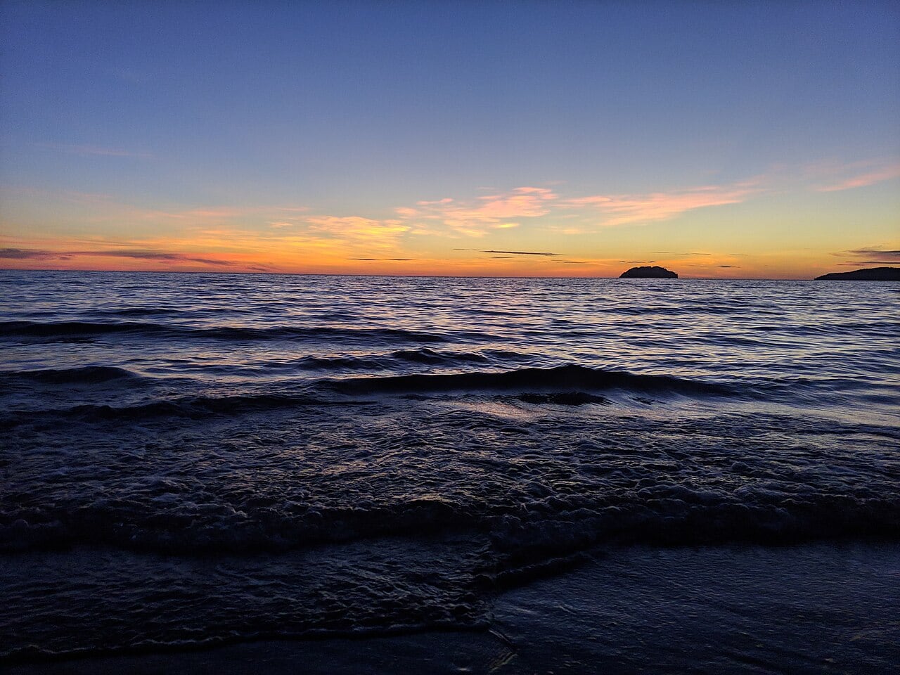 Gambar 3 Tanjung Aru Beach