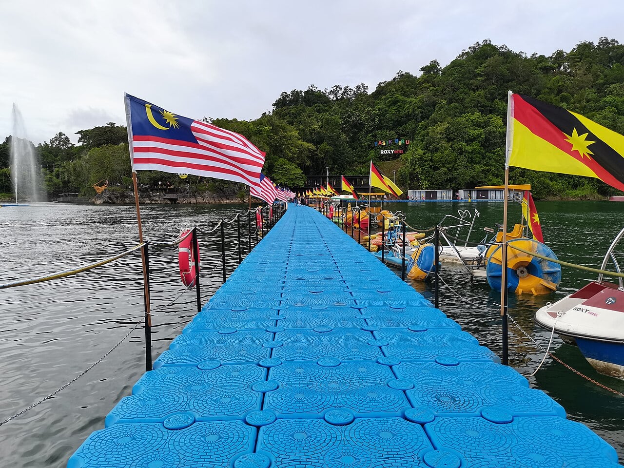 Gambar 2 Tasik Biru Sarawak Delta Geopark