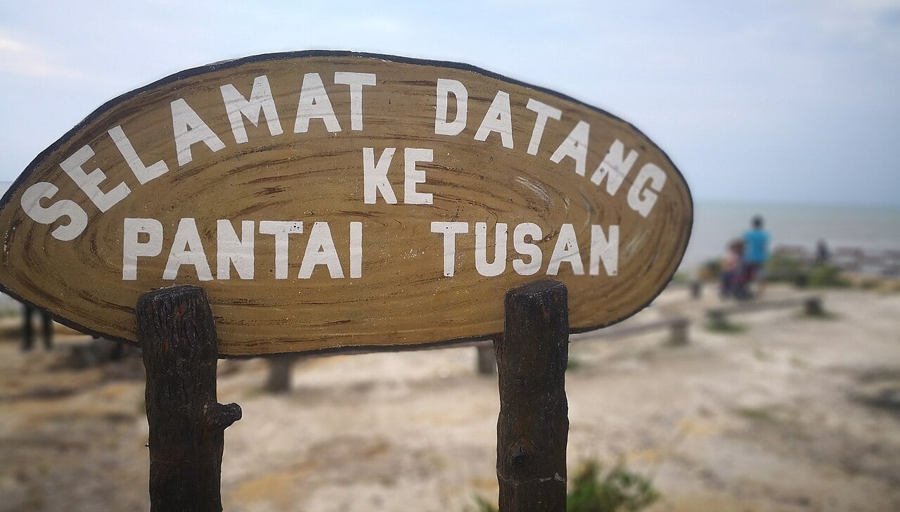 Gambar Tusan Beach Subis